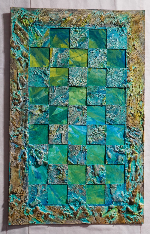 Pintura en técnica mixta de tablero de ajedrez con tonos verdes