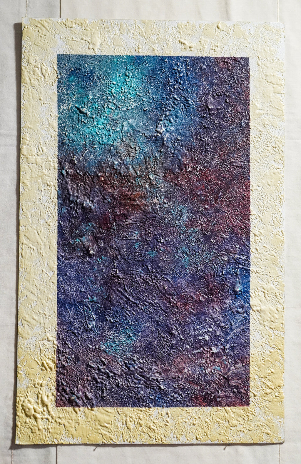 Pintura abstracta con tonos azules y verdes